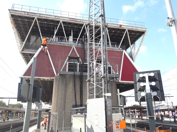 Mise en peinture gare de Juvisy !